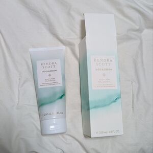 NWT Kendra Scott Jade Blossom Body Wash